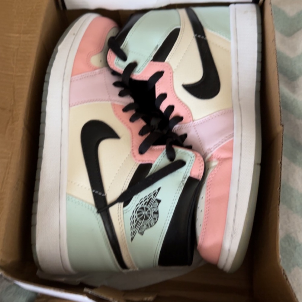Air Jordan 1s, Men’s 8.5, Easter pastel